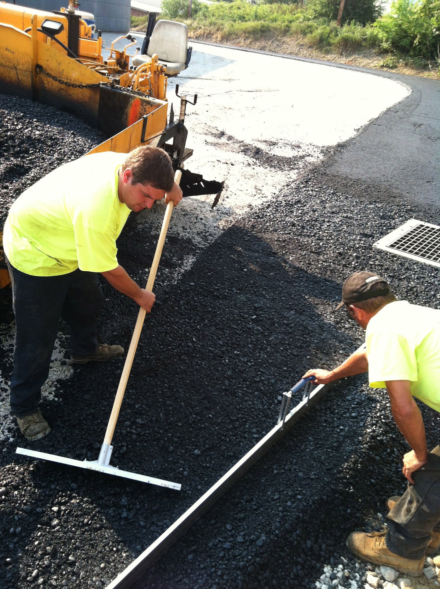 Asphalt Lute Rake - 30" Head - 66" Wood Handle