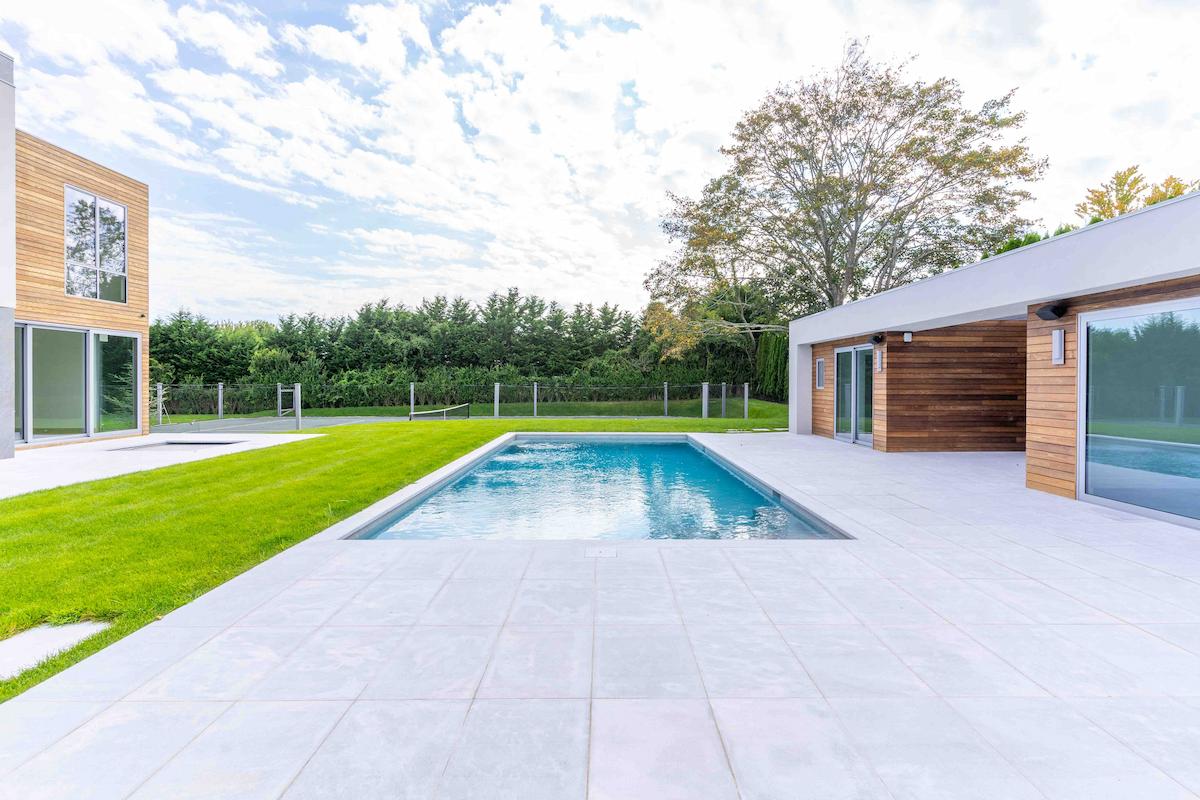 Afyon Glacier Ice 24×36 Marble Pavers Sandblasted