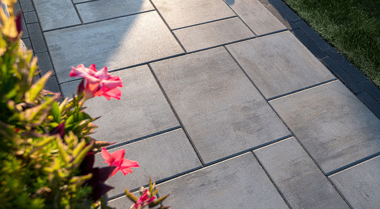 Beacon Hill™ Smooth with EasyClean™ Pavers