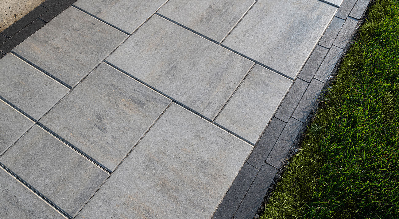Beacon Hill™ Smooth with EasyClean™ Pavers