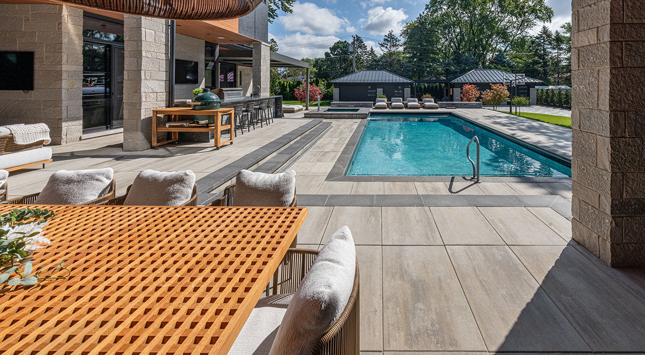 Beacon Hill™ Smooth with EasyClean™ Pavers