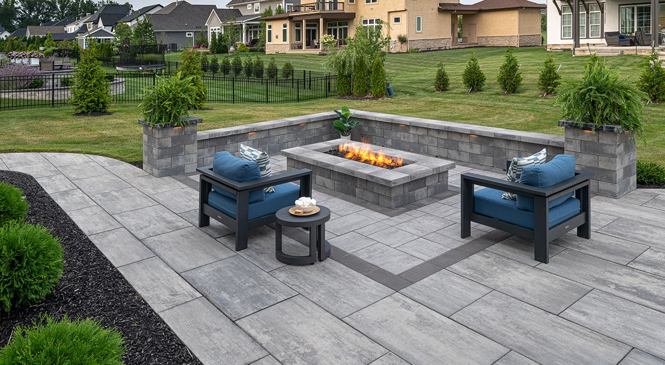 Beacon Hill™ Smooth with EasyClean™ Pavers