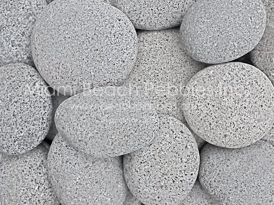 Guijarros de playa negros