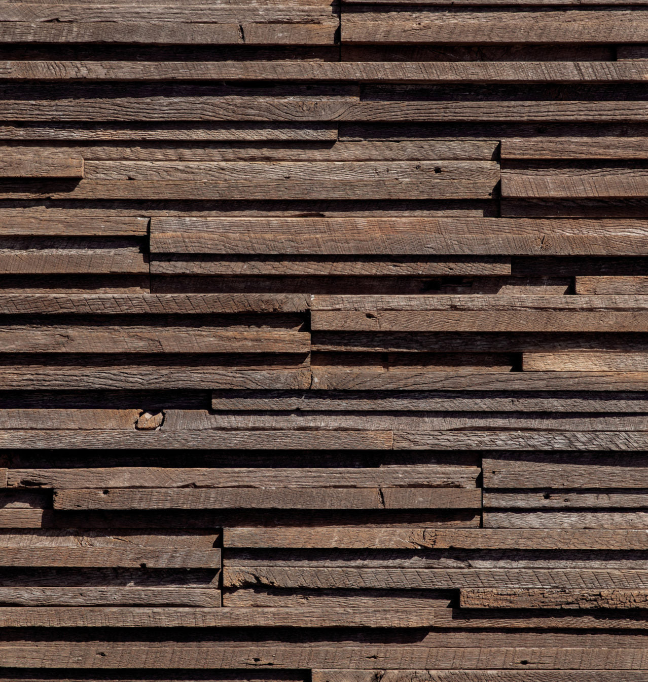 Tawny Brown Rivenwood™ Stone Veneer